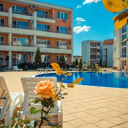 In Nessebar Club Апартамент Слънчев бряг